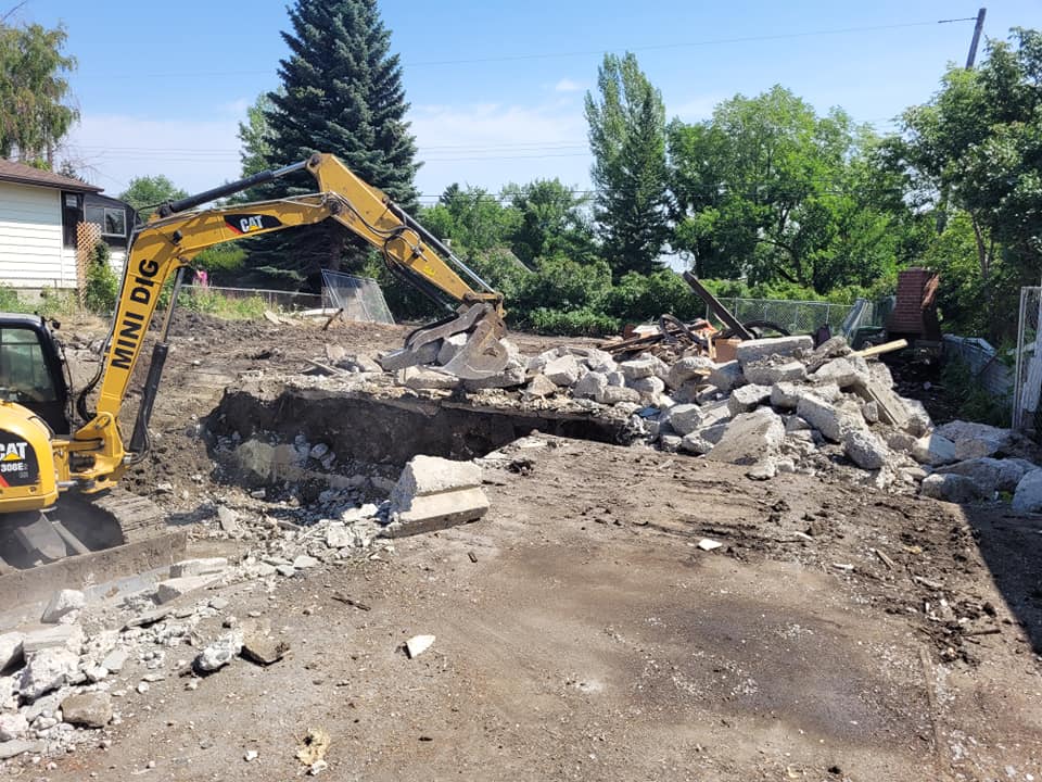 Calgary building Demolition, Calgary Excavation & Trenching, Calgary Landscaping, Calgary Retaining Walls & Patio Stones